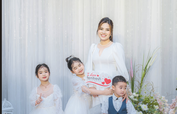 Cô giáo Violet Phạm và tình yêu dành cho trẻ em Việt Nam